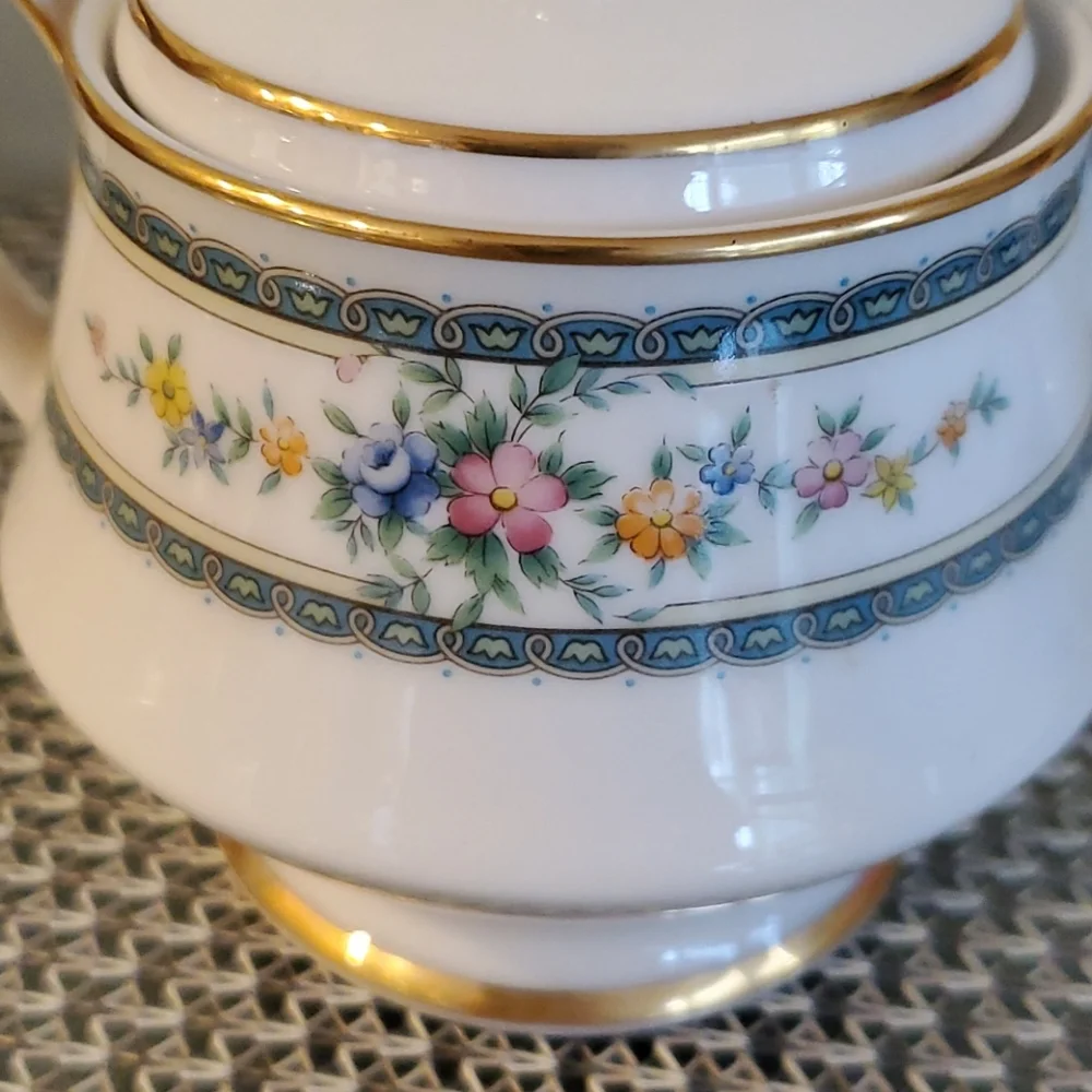 Noritake Amenity Sugar Bowl with Lid NWOT